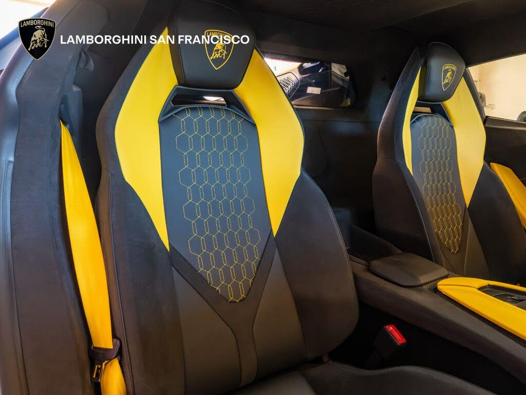 2026 Lamborghini Revuelto AWD photo 22 of 24