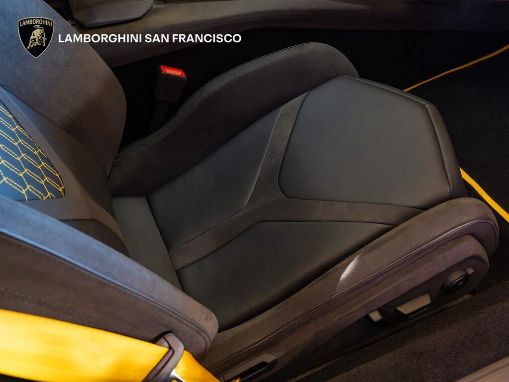 2026 Lamborghini Revuelto AWD photo 23 of 24