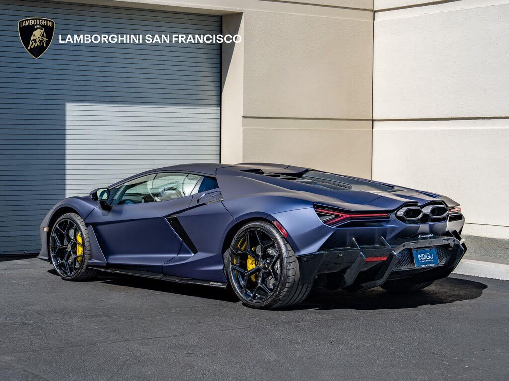 2026 Lamborghini Revuelto AWD photo 7 of 24