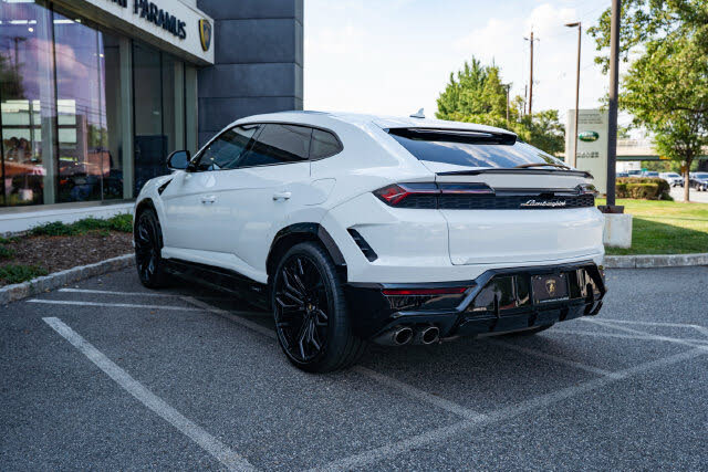 2025 Lamborghini Urus SE AWD photo 12