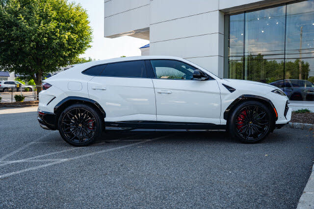 2025 Lamborghini Urus SE AWD photo 13