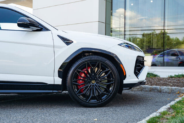 2025 Lamborghini Urus SE AWD photo 16
