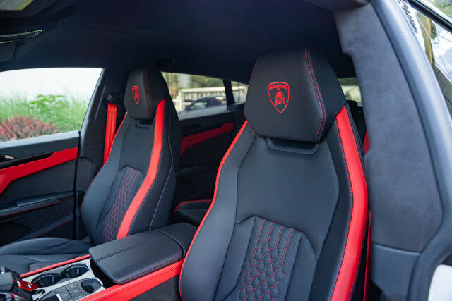 2025 Lamborghini Urus SE AWD photo 18