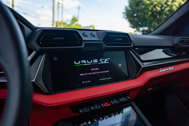 2025 Lamborghini Urus SE AWD photo 20