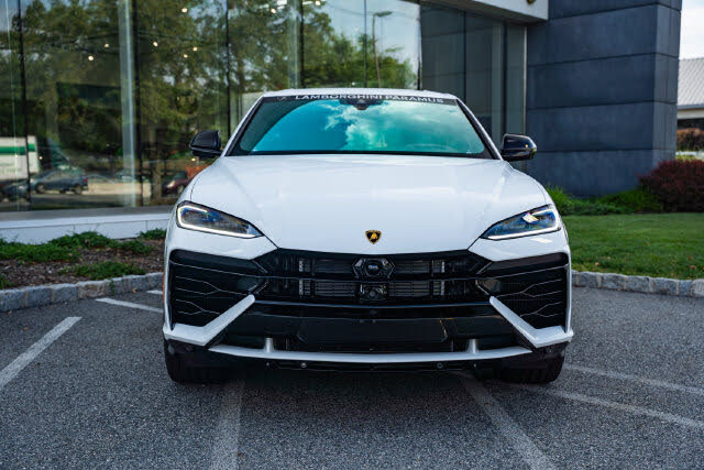 2025 Lamborghini Urus SE AWD photo 3
