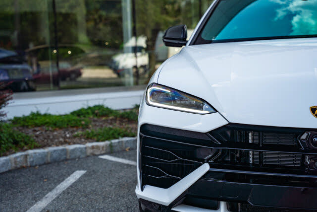 2025 Lamborghini Urus SE AWD photo 4
