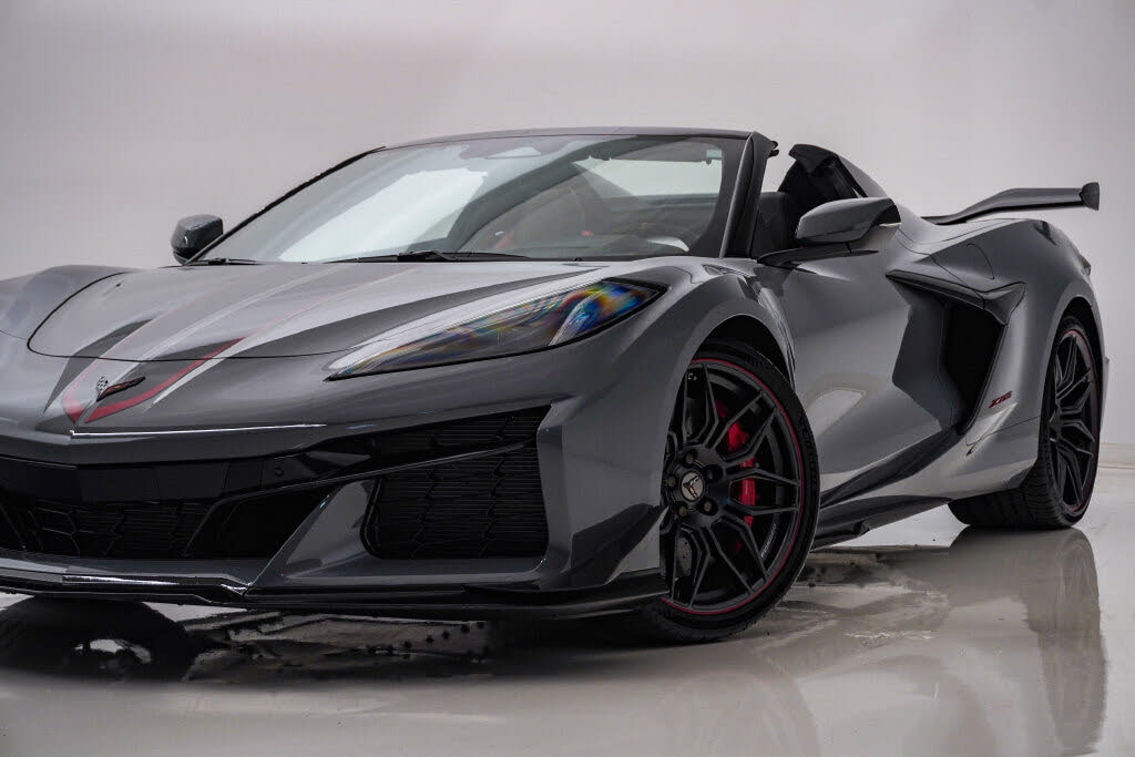 2025 Chevrolet Corvette Z06 2LZ Convertible RWD photo 2