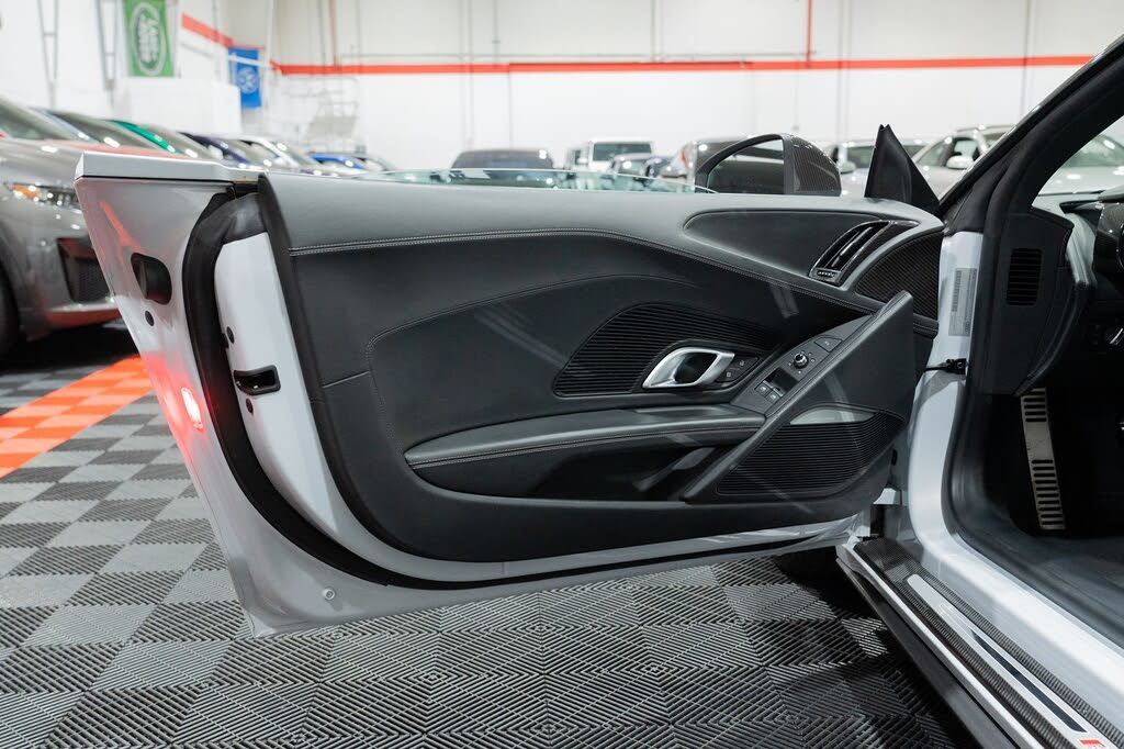 2020 Audi R8 quattro V10 Performance Spyder AWD photo 23 of 24
