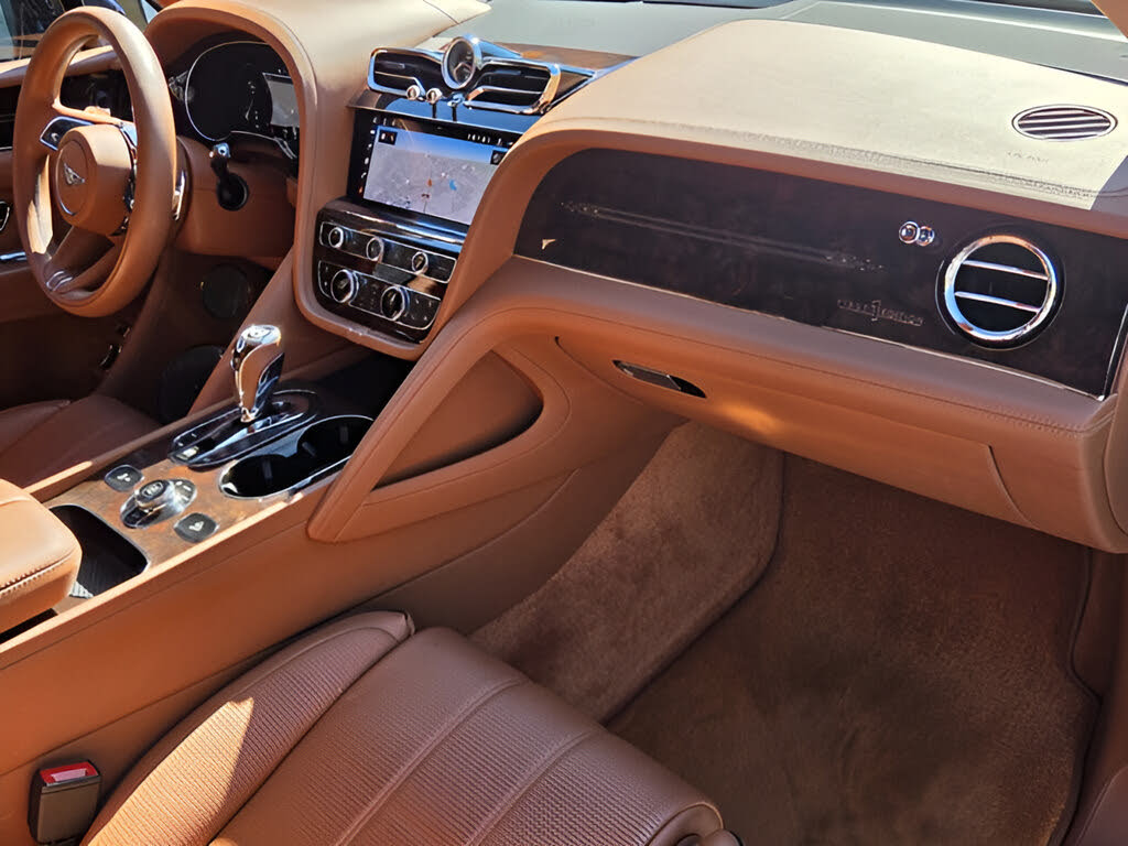 2023 Bentley Bentayga V8 AWD photo 2