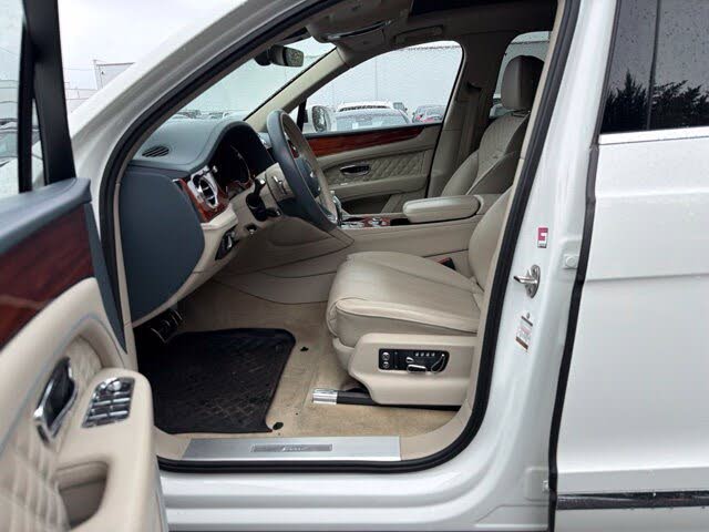 2021 Bentley Bentayga Speed AWD photo 2