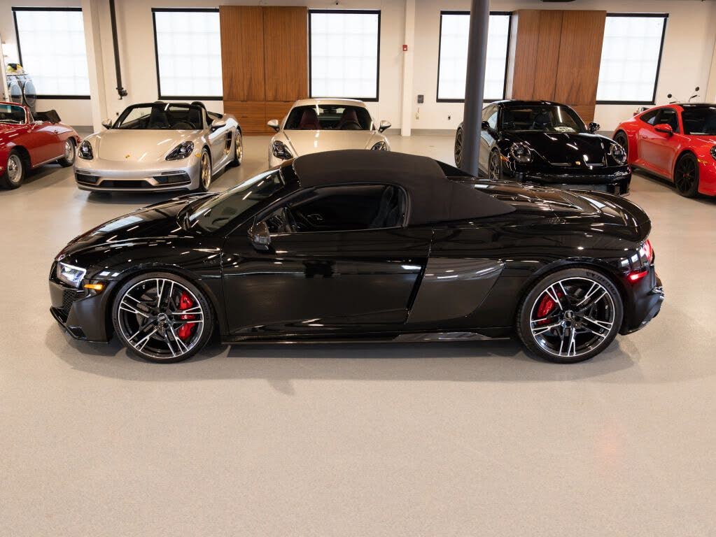 2020 Audi R8 quattro V10 Performance Spyder AWD photo 5 of 6