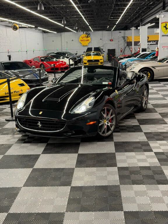 2010 Ferrari California GT Convertible photo 2