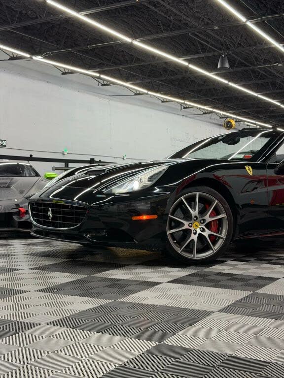 2010 Ferrari California GT Convertible photo 3