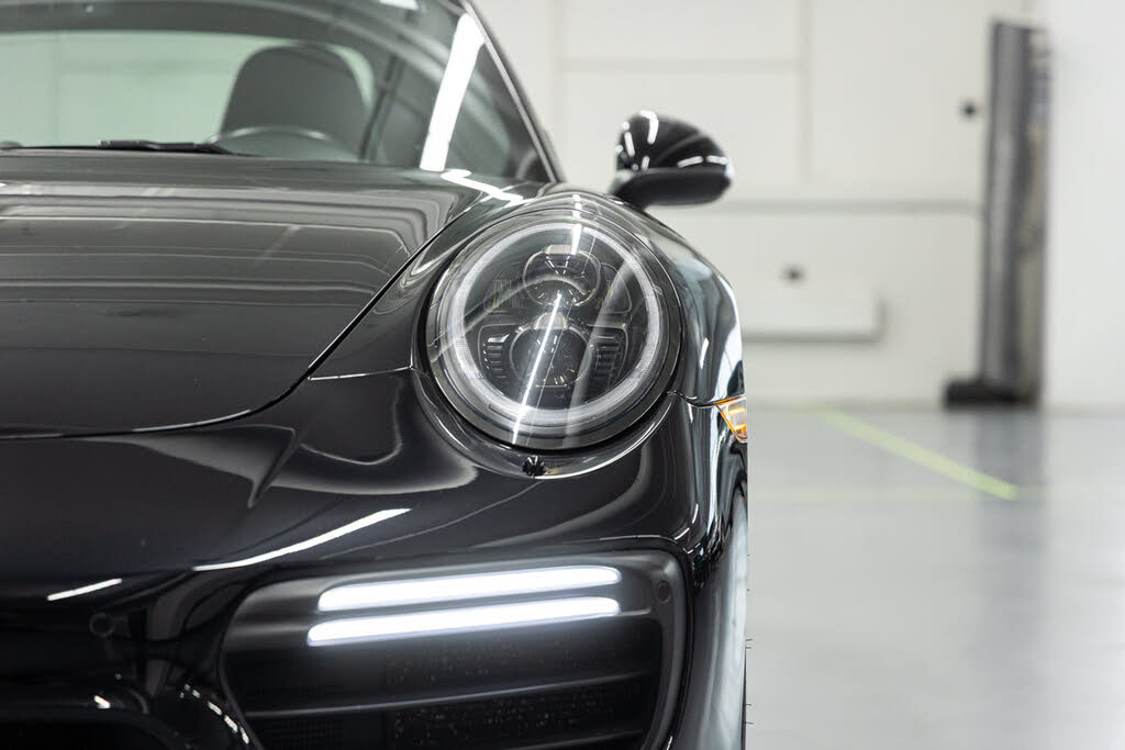 2018 Porsche 911 Turbo S Coupe AWD photo 15 of 24