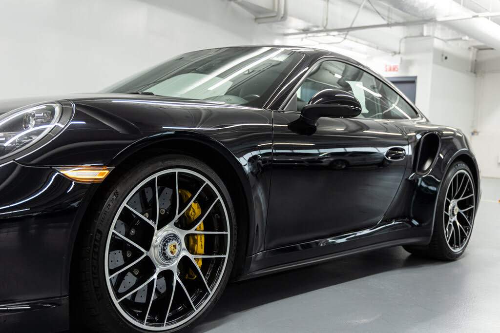 2018 Porsche 911 Turbo S Coupe AWD photo 19 of 24