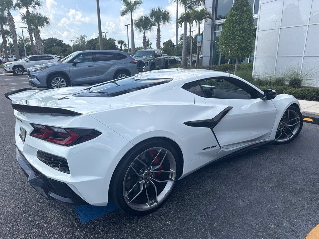 2025 Chevrolet Corvette Z06 2LZ Coupe RWD photo 3
