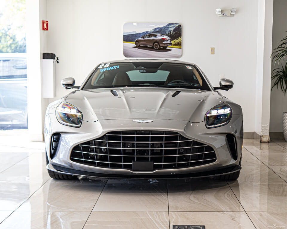 2025 Aston Martin Vantage Coupe RWD photo 2