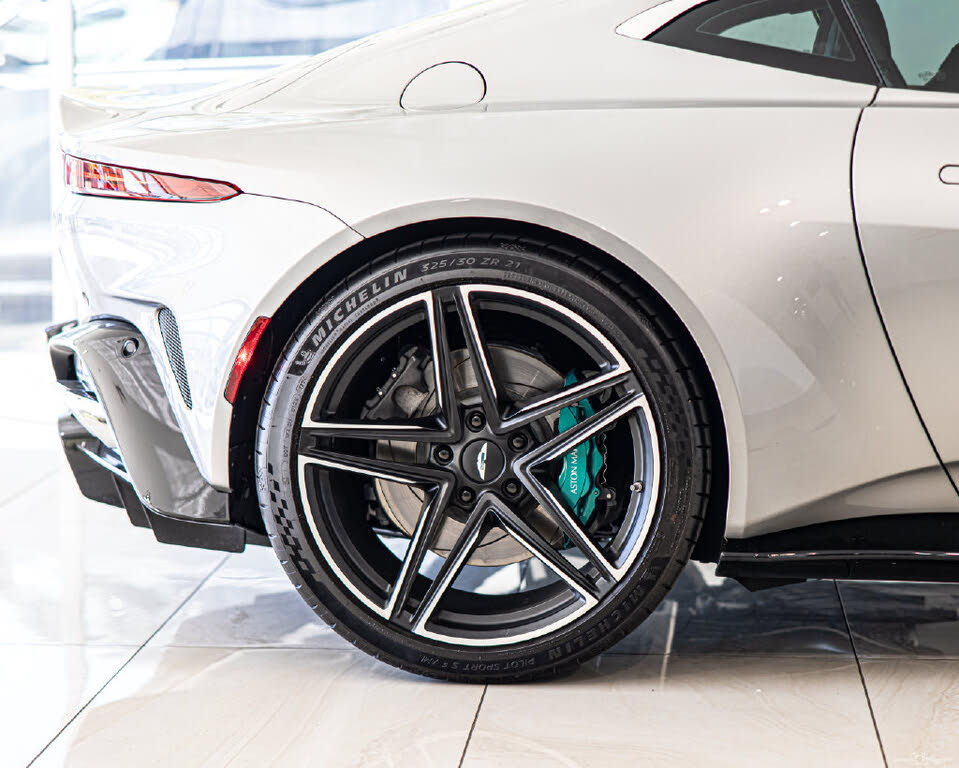 2025 Aston Martin Vantage Coupe RWD photo 11
