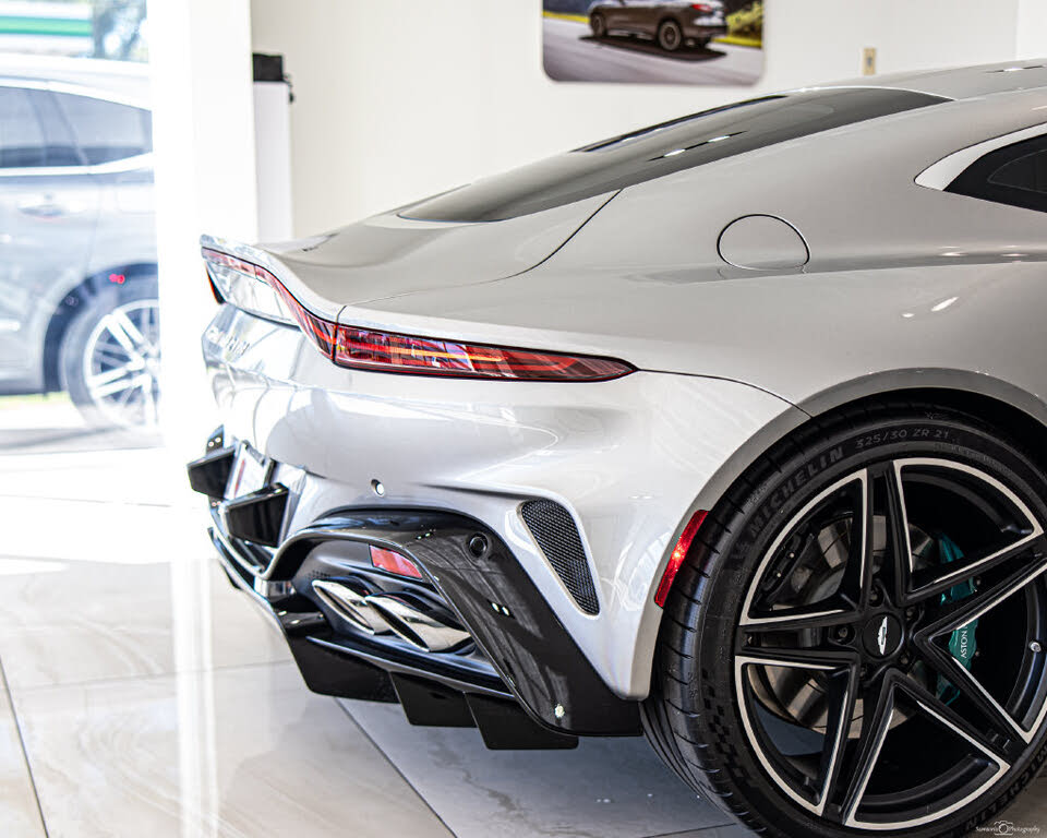 2025 Aston Martin Vantage Coupe RWD photo 12