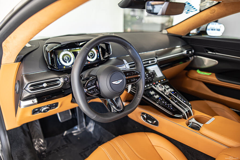 2025 Aston Martin Vantage Coupe RWD photo 17
