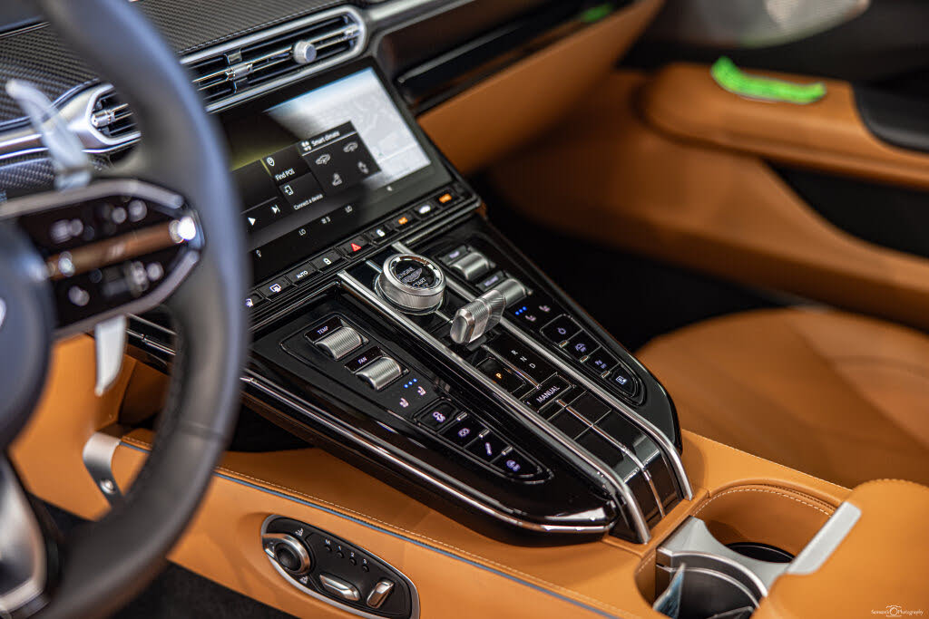 2025 Aston Martin Vantage Coupe RWD photo 20