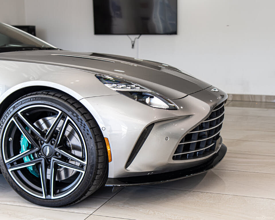 2025 Aston Martin Vantage Coupe RWD photo 3
