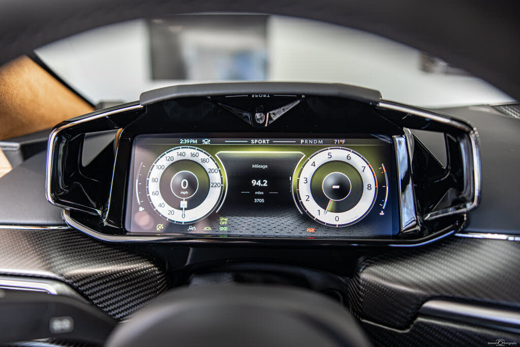 2025 Aston Martin Vantage Coupe RWD photo 22