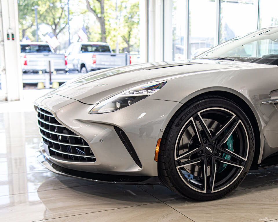 2025 Aston Martin Vantage Coupe RWD photo 4