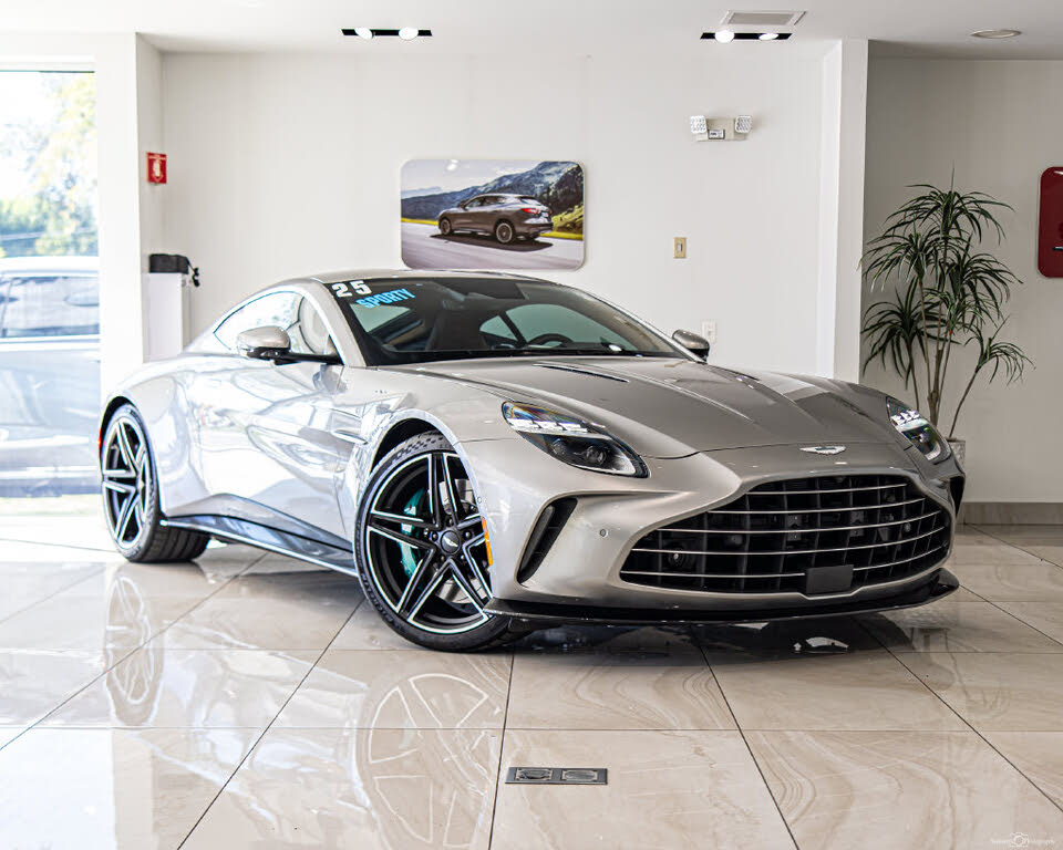 2025 Aston Martin Vantage Coupe RWD photo 5