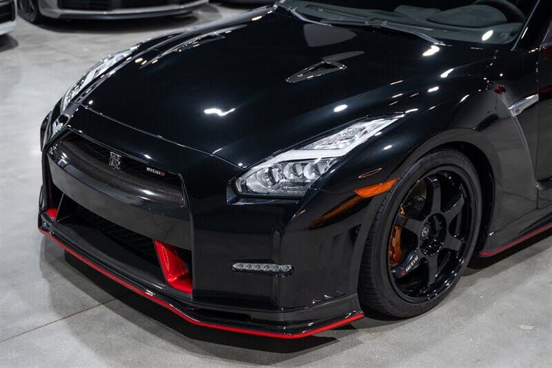 2016 Nissan GT-R NISMO photo 11