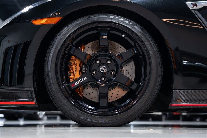 2016 Nissan GT-R NISMO photo 12