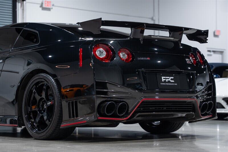 2016 Nissan GT-R NISMO photo 14