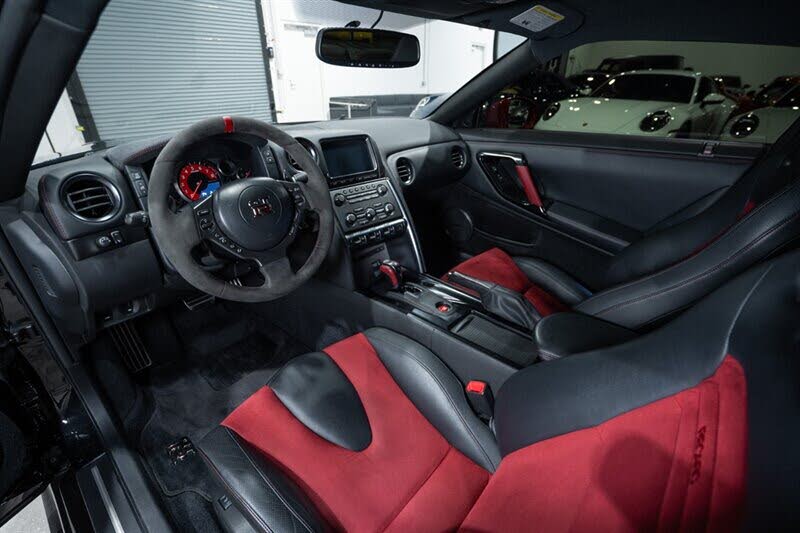 2016 Nissan GT-R NISMO photo 18