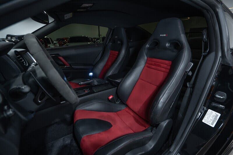 2016 Nissan GT-R NISMO photo 20
