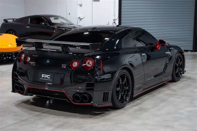 2016 Nissan GT-R NISMO photo 6
