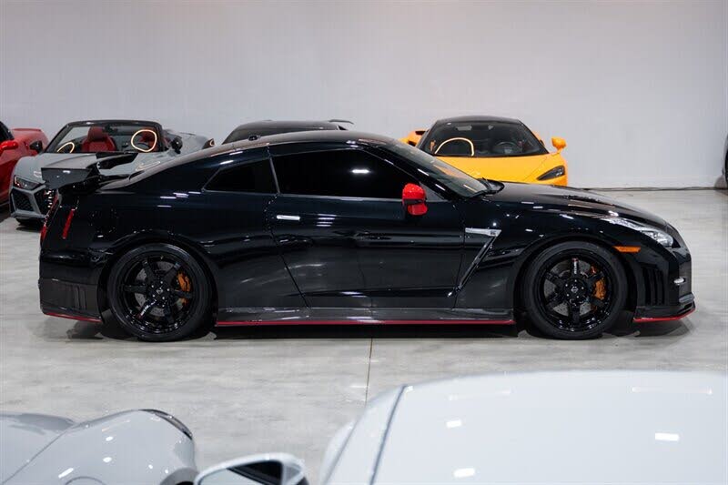 2016 Nissan GT-R NISMO photo 7