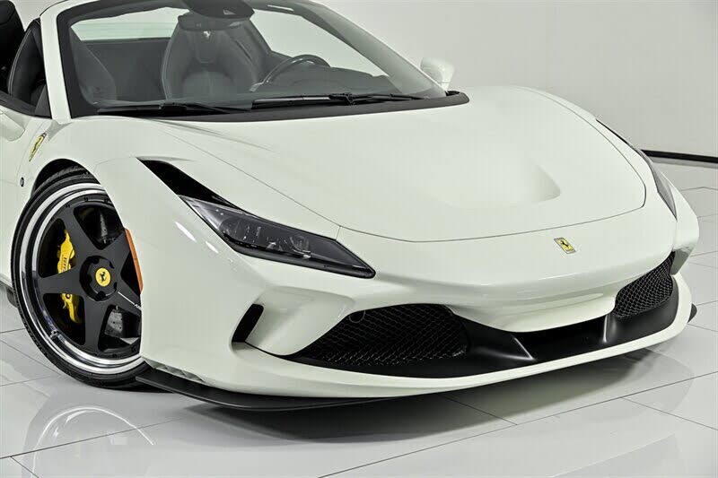 2022 Ferrari F8 Spider RWD photo 2