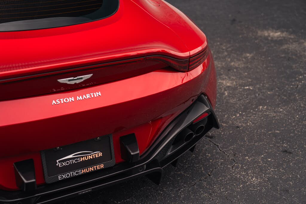 2019 Aston Martin Vantage RWD photo 19
