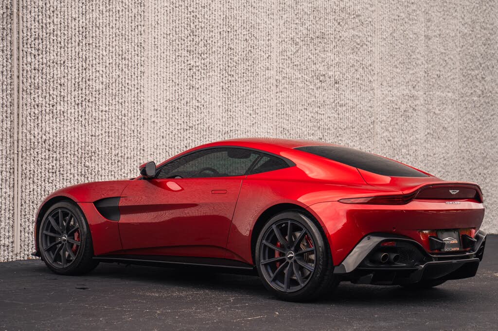 2019 Aston Martin Vantage RWD photo 4