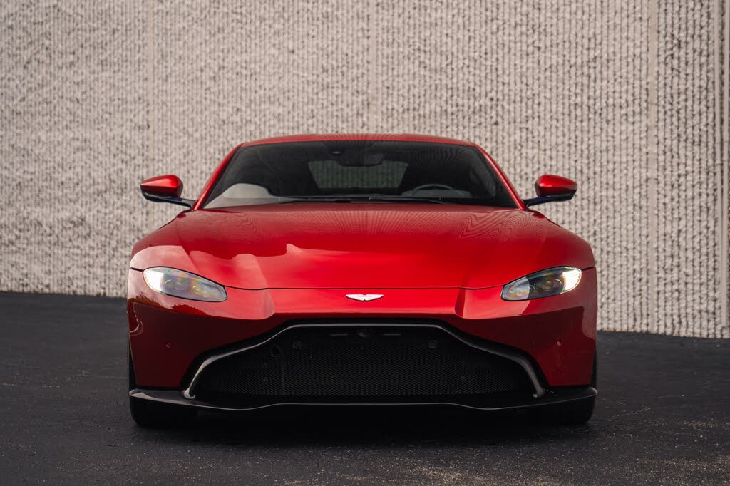 2019 Aston Martin Vantage RWD photo 9