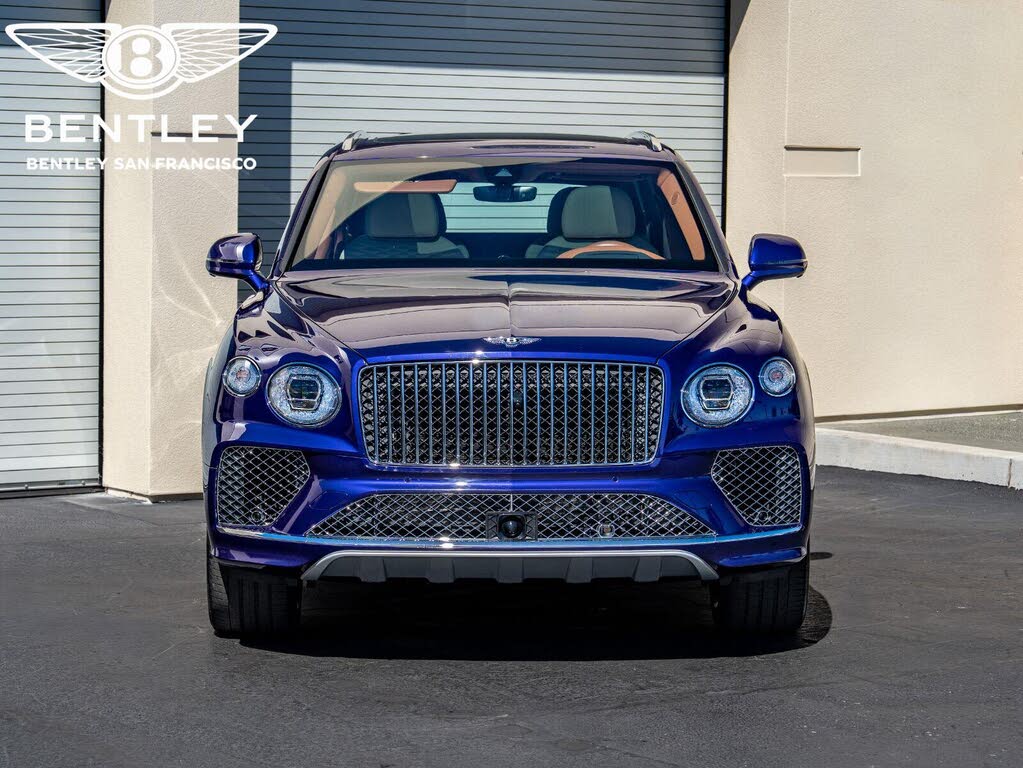 2024 Bentley Bentayga Azure V8 AWD photo 2