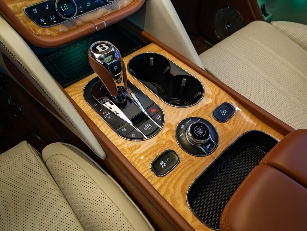 2024 Bentley Bentayga Azure V8 AWD photo 15