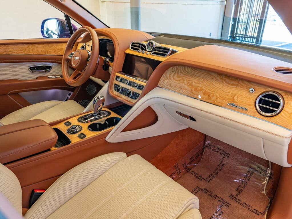 2024 Bentley Bentayga Azure V8 AWD photo 18