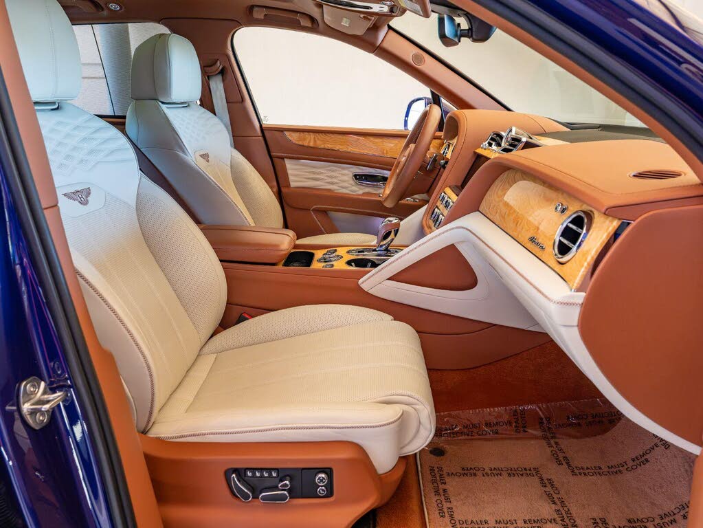 2024 Bentley Bentayga Azure V8 AWD photo 19