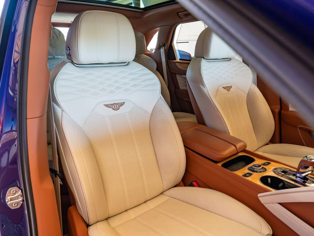 2024 Bentley Bentayga Azure V8 AWD photo 20