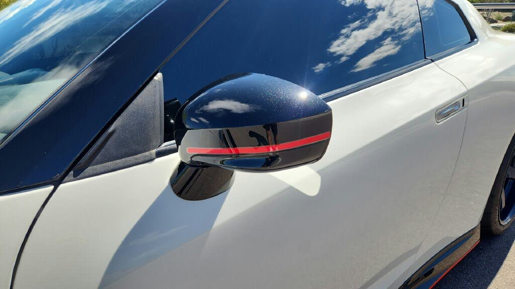 2015 Nissan GT-R NISMO photo 16