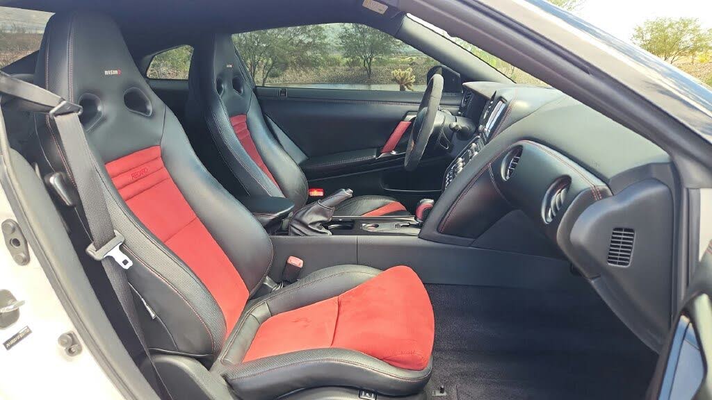 2015 Nissan GT-R NISMO photo 20