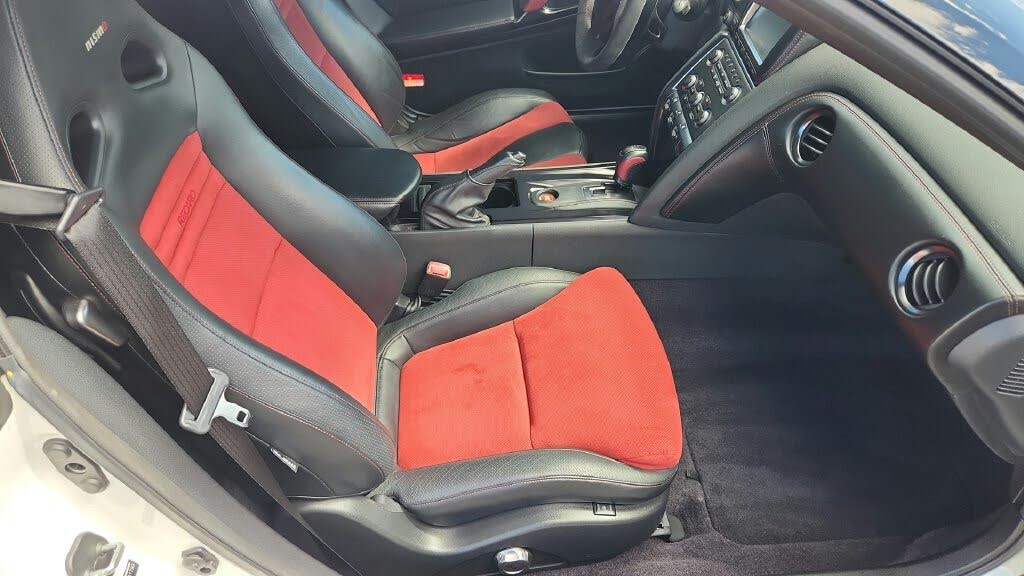 2015 Nissan GT-R NISMO photo 22
