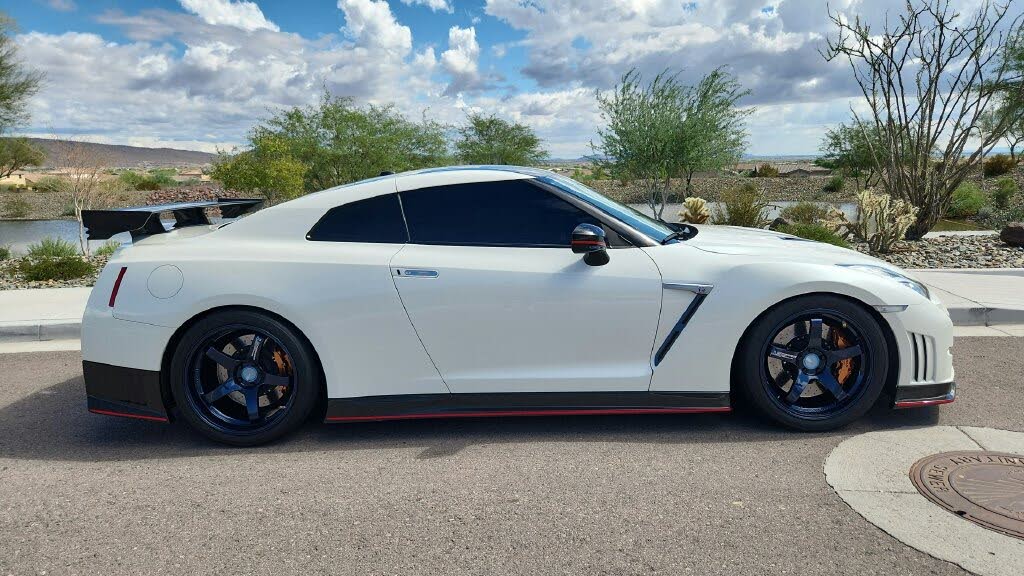 2015 Nissan GT-R NISMO photo 6