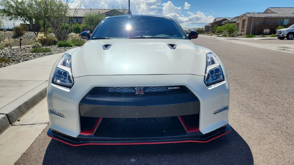 2015 Nissan GT-R NISMO photo 9